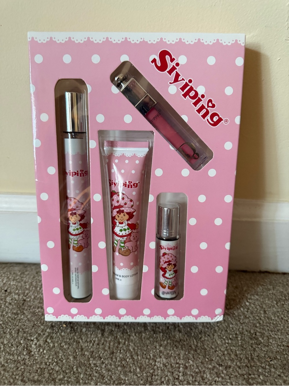 Siyiping Strawberry Shortcake Gift Set